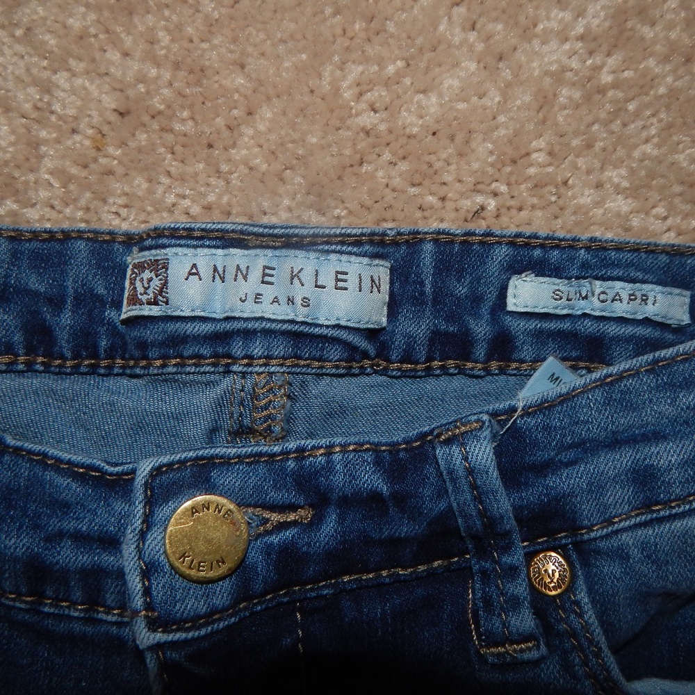 Anne Klein Slim Capri
